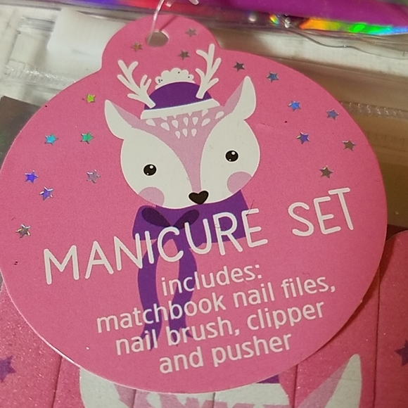 Manicure Set in Travel Pouch Matchbook Nail Files Brush Clipper & Pusher New - Picture 2 of 4